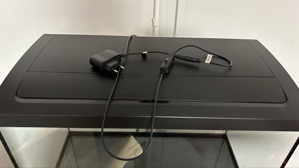 Acvariu 60 litri cu capac si iluminat Led