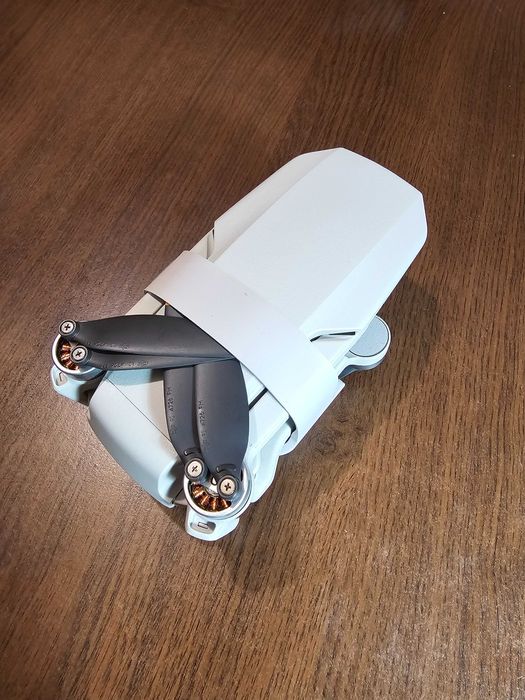 Drona DJI Mini 2 SE in garantie