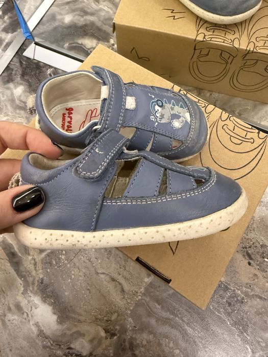 Бебешки обувки за прохождане Garvalin Barefoot — син цвят