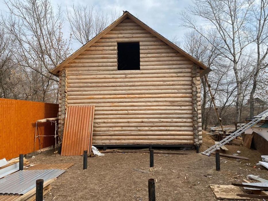 Дом из сруба на сваях 90 кв