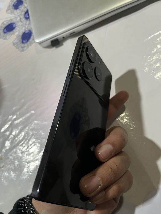 tehno   pova 6 pro 5g sotiladi   24/256gb