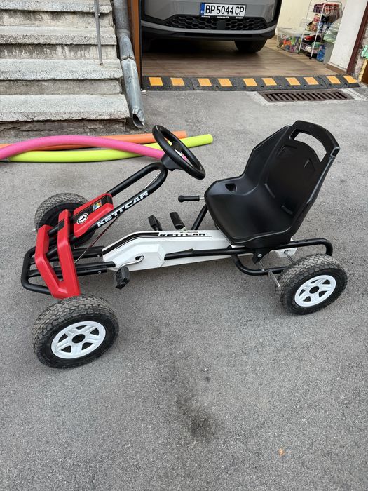 Детска количка с педали