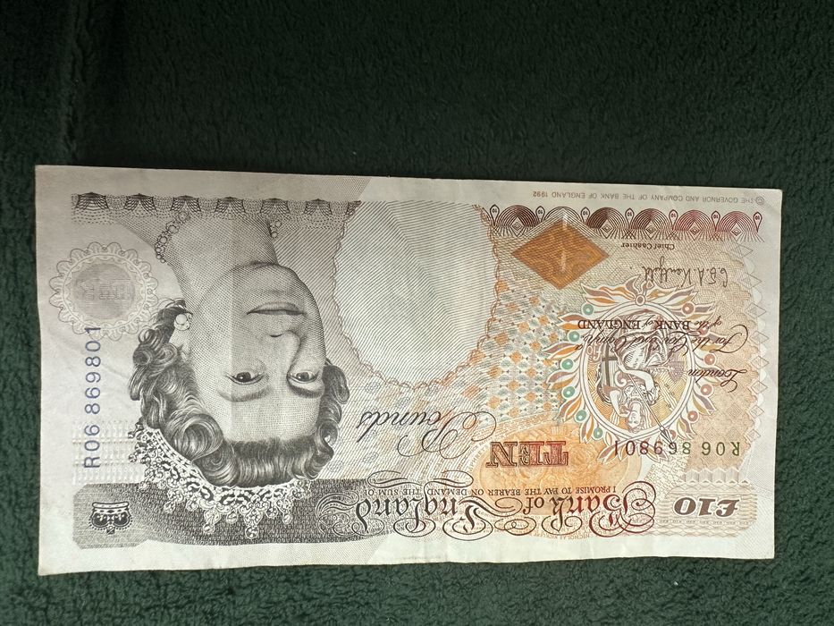 Bancnota 10 lire sterline