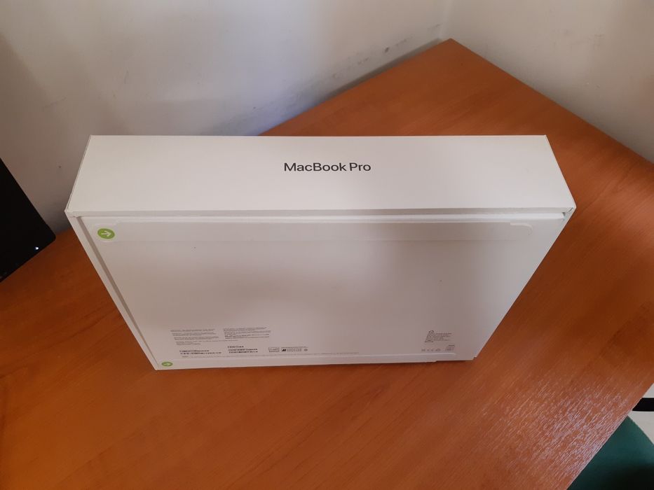 Cutie macbook pro M4 14 inch