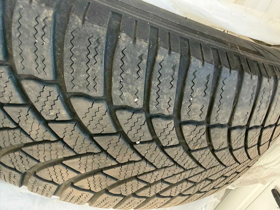 VÂND SET COMPLET JANTE ORIGINALE BMW R17 + anvelope de iarna bridgestone