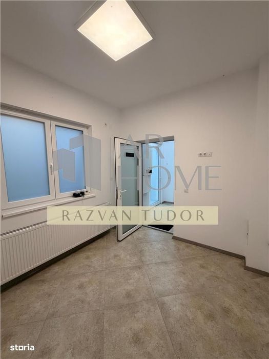 Spatiu comercial cu parcare proprie , Ploiesti, ultracentral