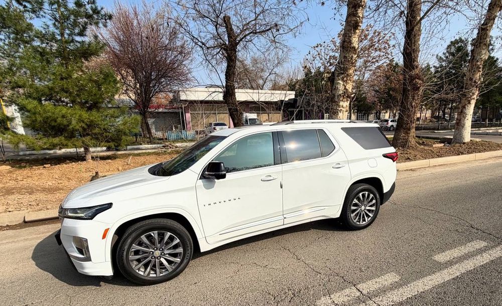 Продам автомобиль TREVERS