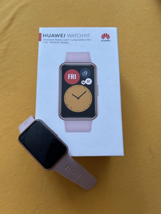 Продам часы HUAWEI Watch Fit