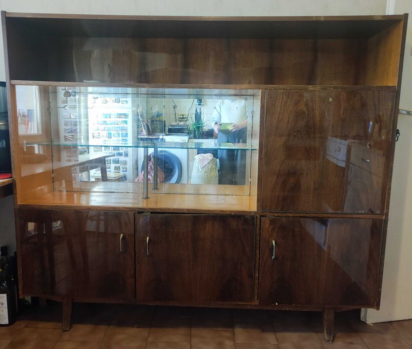 Стара ракла лакирана