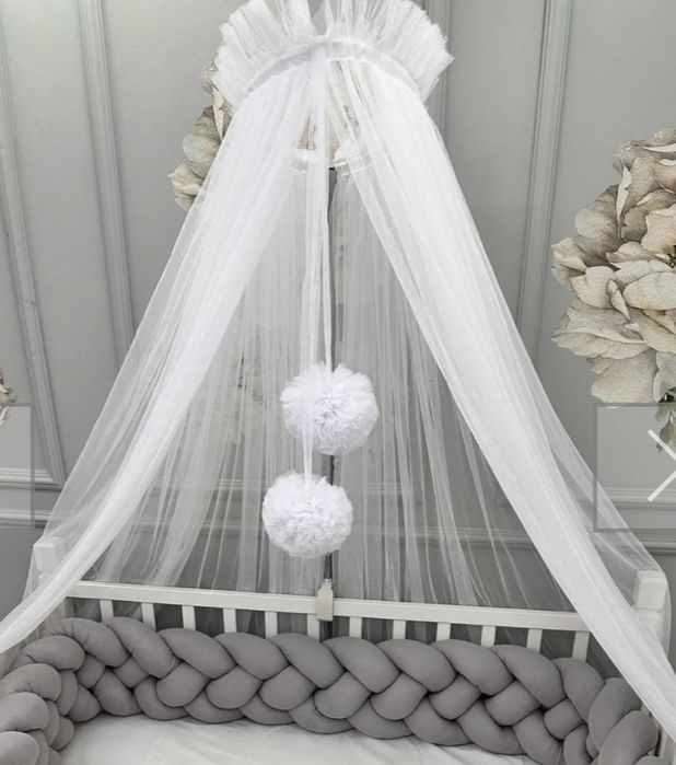 Балдахин със стойка обръч