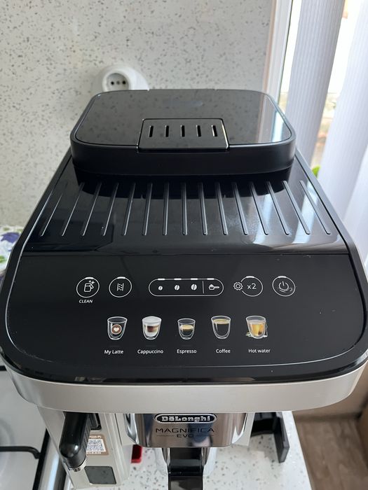 Кафеавтомат Delonghi Magnifica Evo