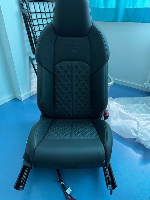 Предна пасажерска седалка Audi SQ8