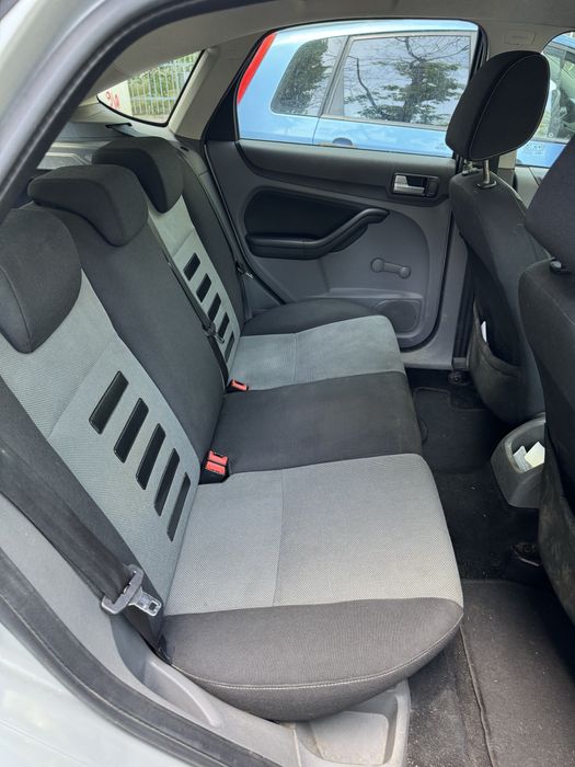 Ford Focus 1.6 Benzină Anul 2010, Cutie Manuală