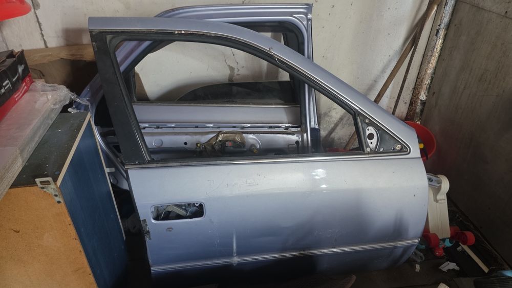 Продам дверь  ТОЙОТА КАМРИ-20