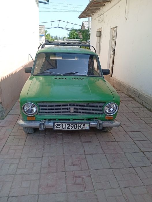 Срочна сотилади Ваз 2102