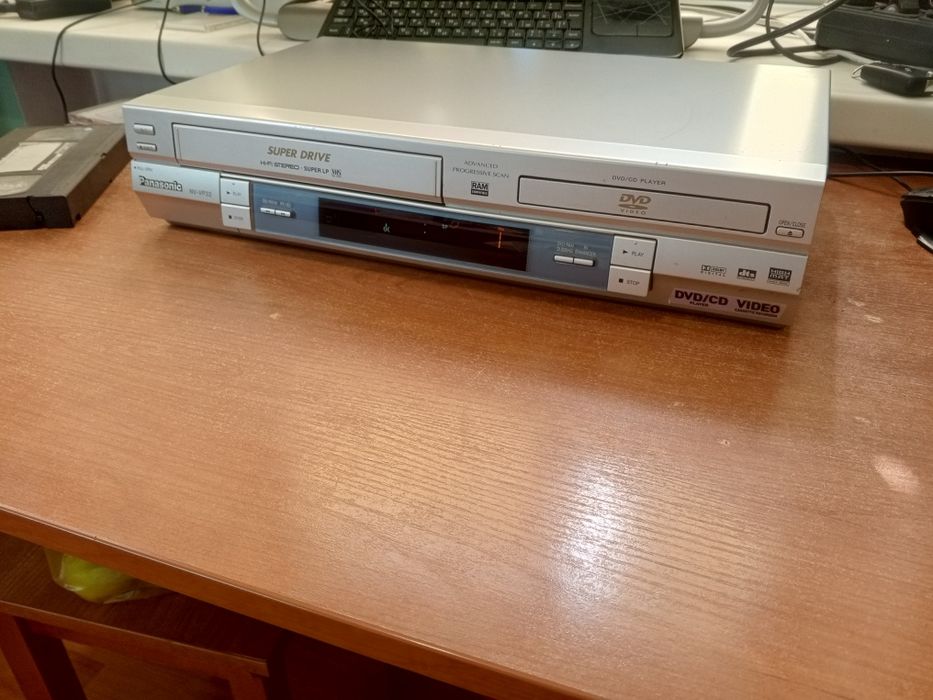 Продам Panasonic  nv-vp 32