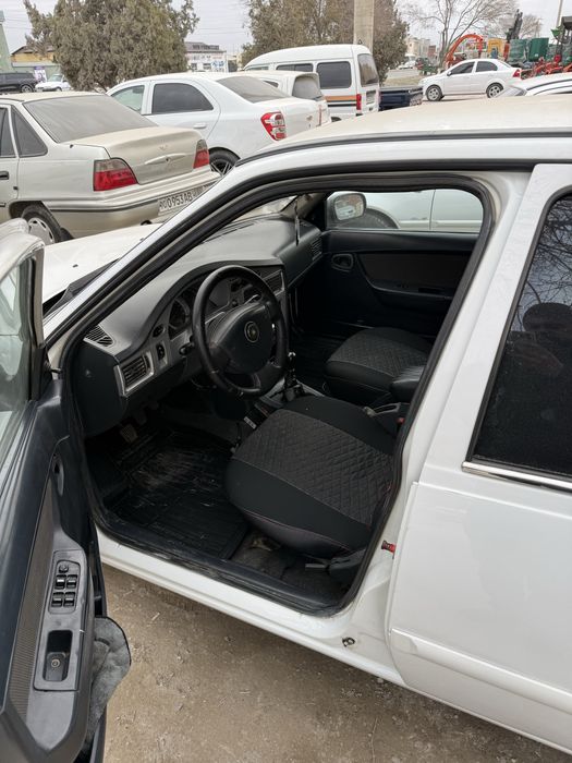 Neksia.             ,