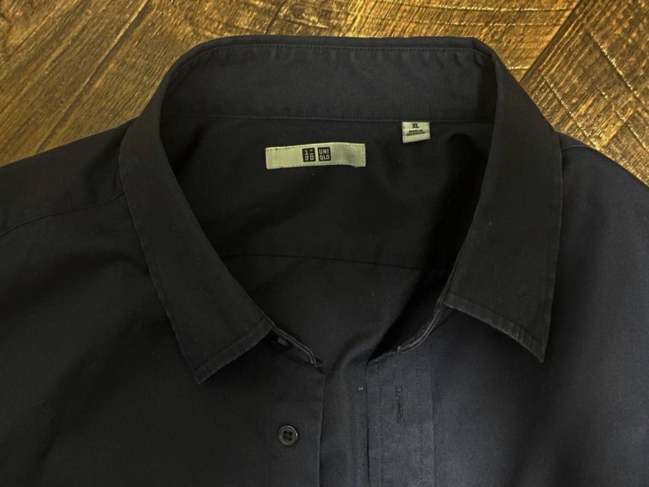 Черная рубашка Uniqlo