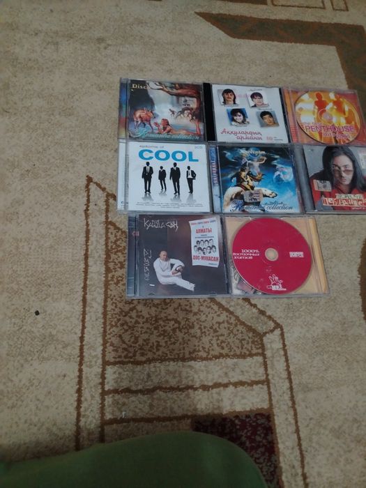 Продаются CD диски.