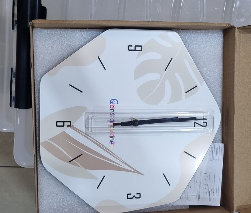 Часы настенные новые