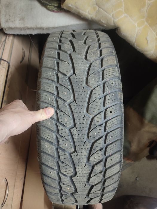 Зимние шины 235/55/18