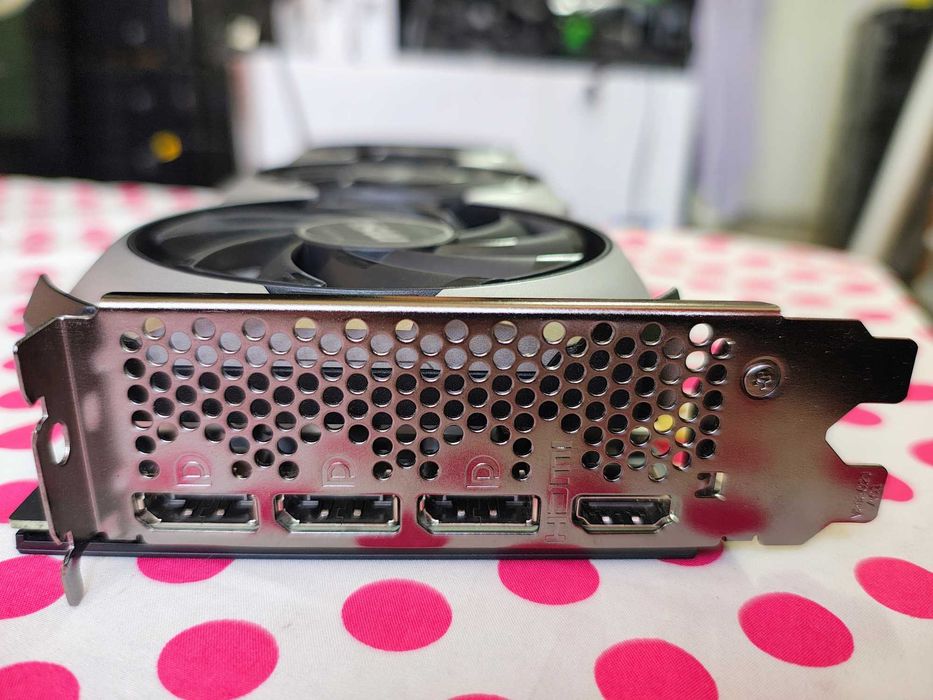Placa video MSI RTX 4070 3X E 12G OC 12GB GDDR6X 192-bit.