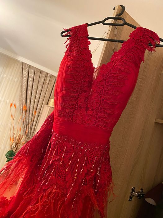 Дамска рокля с камъни