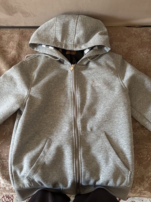 Зипка Burberry серая