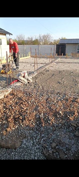 Construcții La Roșu.