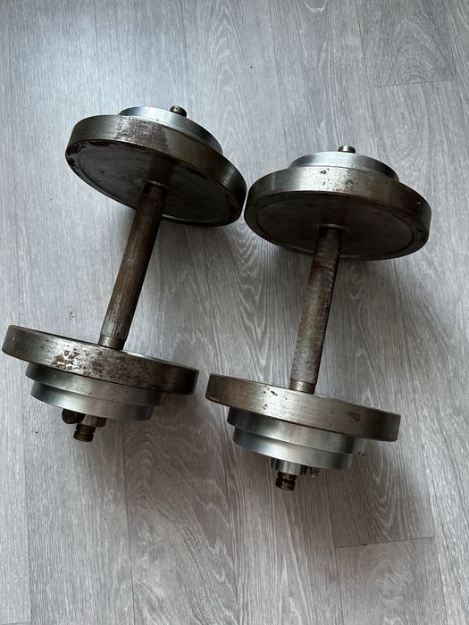 Продам гантели .