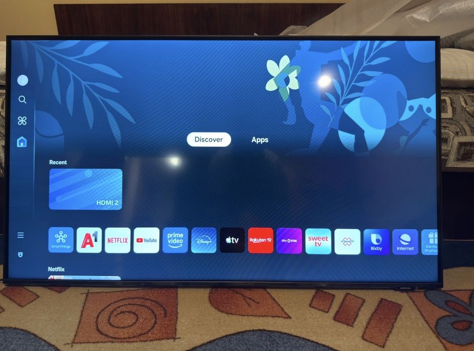 Смарт телевизор Samsung Crystal UHD 43" (CU8000) – Като НОВ, с фолио и кашон!