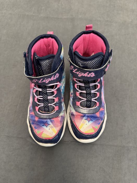 Ghete fete Sketchers, 32