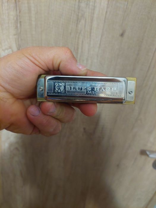 Muzicuta hohner ,in stare buna ,are și cutiuță de depozitare
