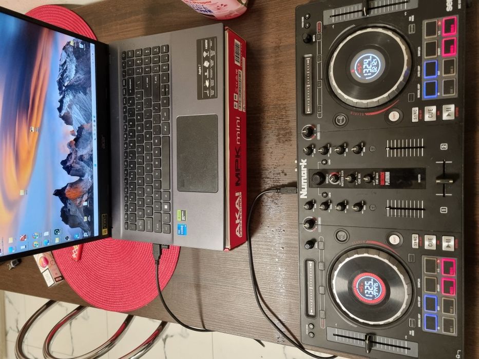 Consola DJ  Numark mixtrak platinum
