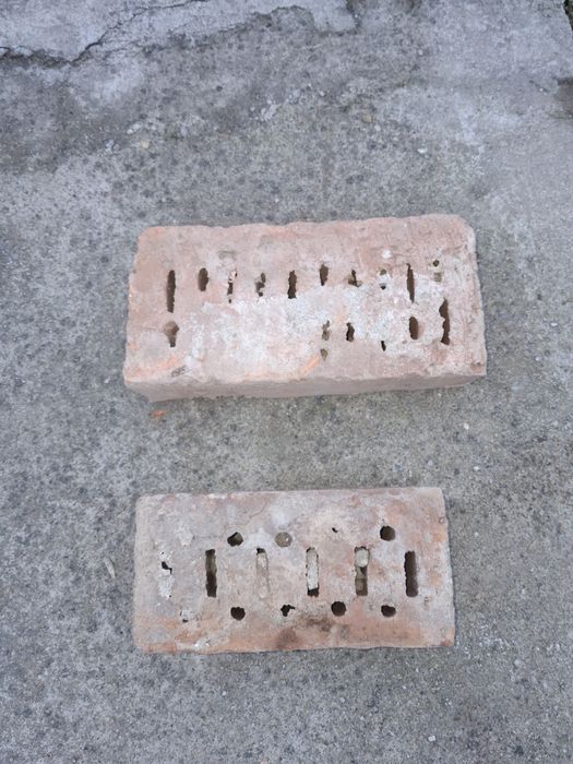 cărămidă veche de vânzare