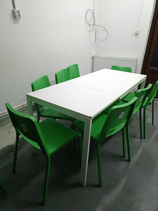 Set masă extensibilă cu 8 scaune