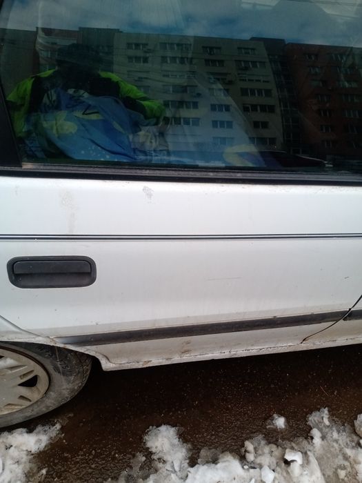 Продавам Опел Астра Капка С четири врати