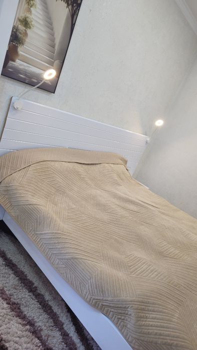 Двухспальную кровать. Продам.