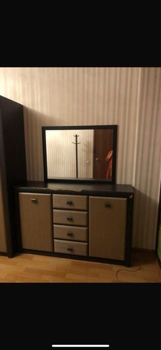 Телевизор диван шкафы вешалка