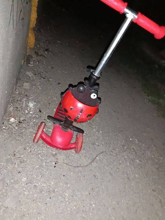 Самокат детский божая коровка продам