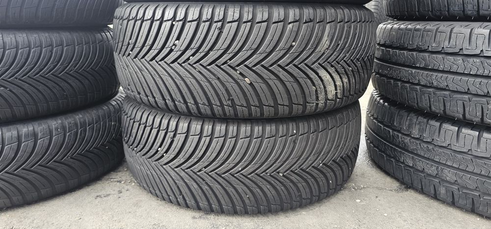 215 50 R 18 BFGoodrich M +S...