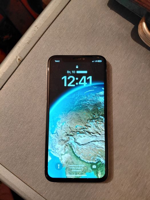 Продам айфон Х  в