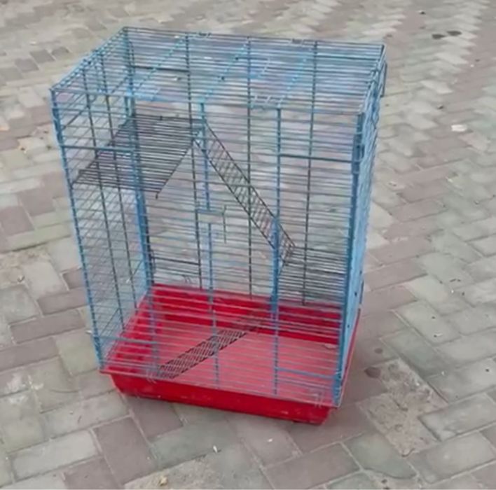 Продам большую клетку