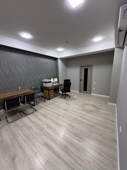 Сайрам.Буз Базар .Метро БИЙ. Сдаётся офис 2х комнатный. Доступ 24/7