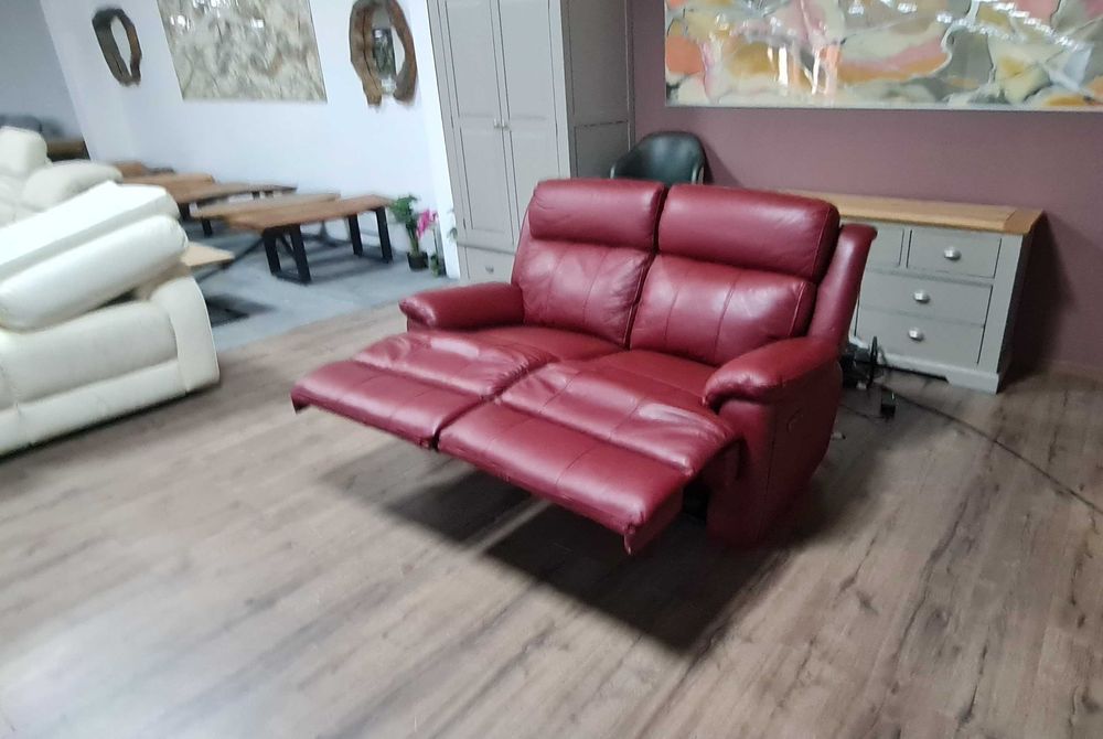 Червен кожен диван двойка с електрически релаксиращ механизъм