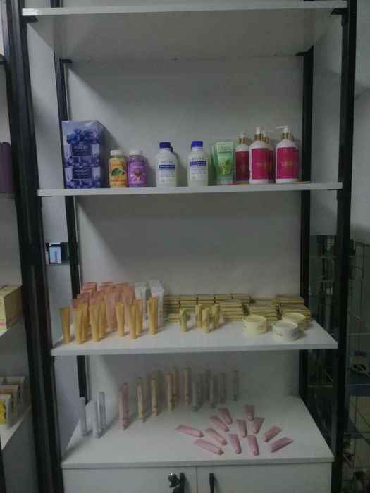 Продаем стеллажи