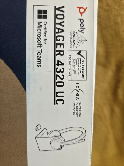 Căști PC Poly Voyager 4320 UC wireless cu modul BT700