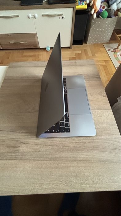 Macbook pro 13 16GB/256GB ; 2017 Model A1708
