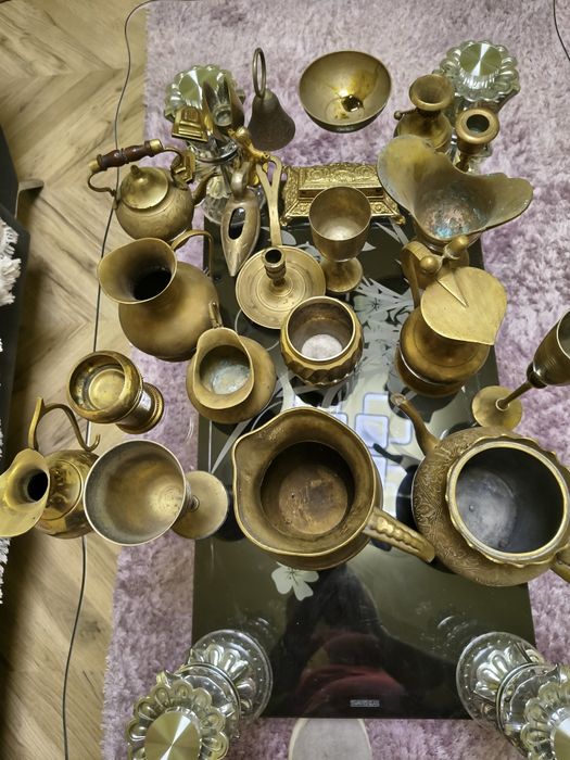 Lot vase din bronz