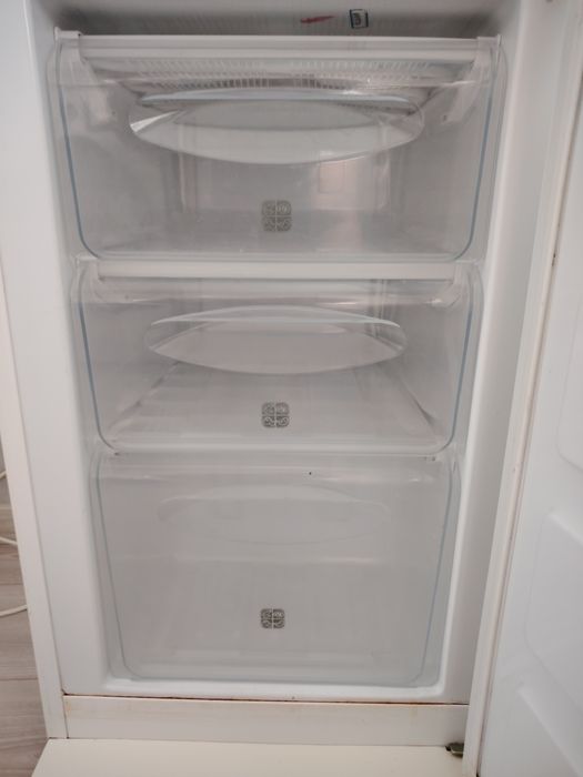 Продам холодильник Samsung